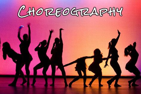 Women's silhouettes in front of a bright background - choreography